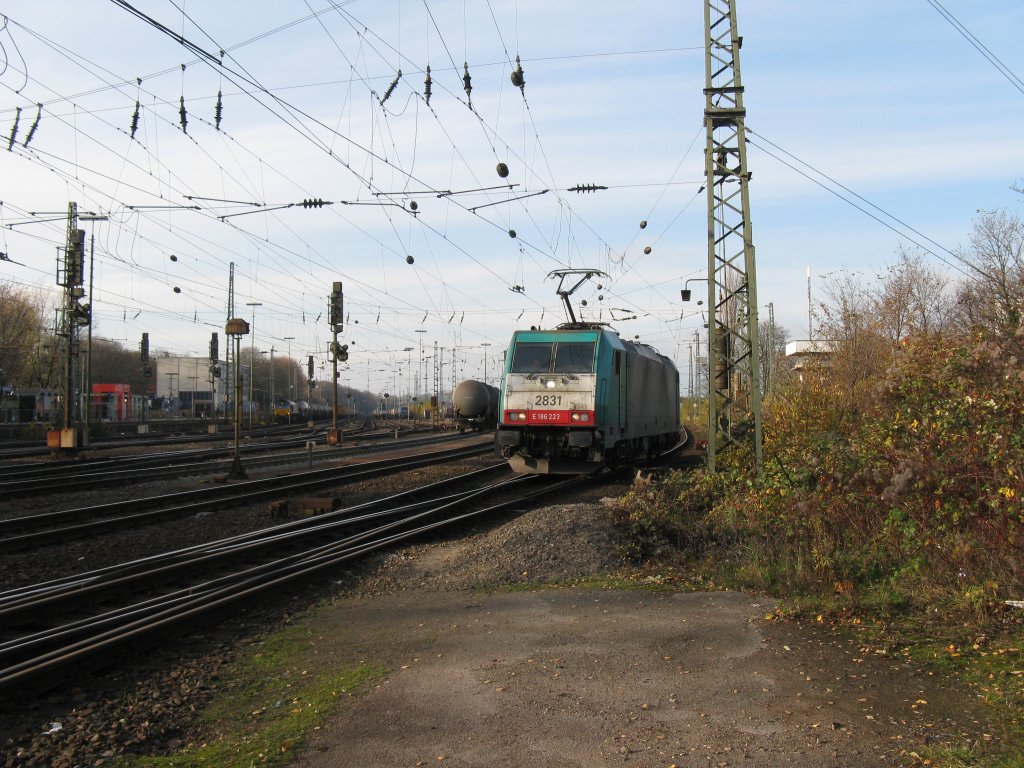 Die Cobra 2831 rangiert in Aachen-West.
21.11.2010