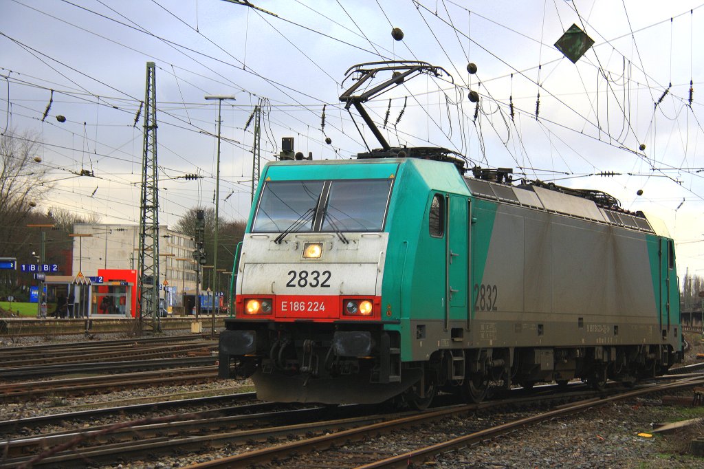 Die Cobra 2832 rangiert in Aachen-West am 5.1.2012.