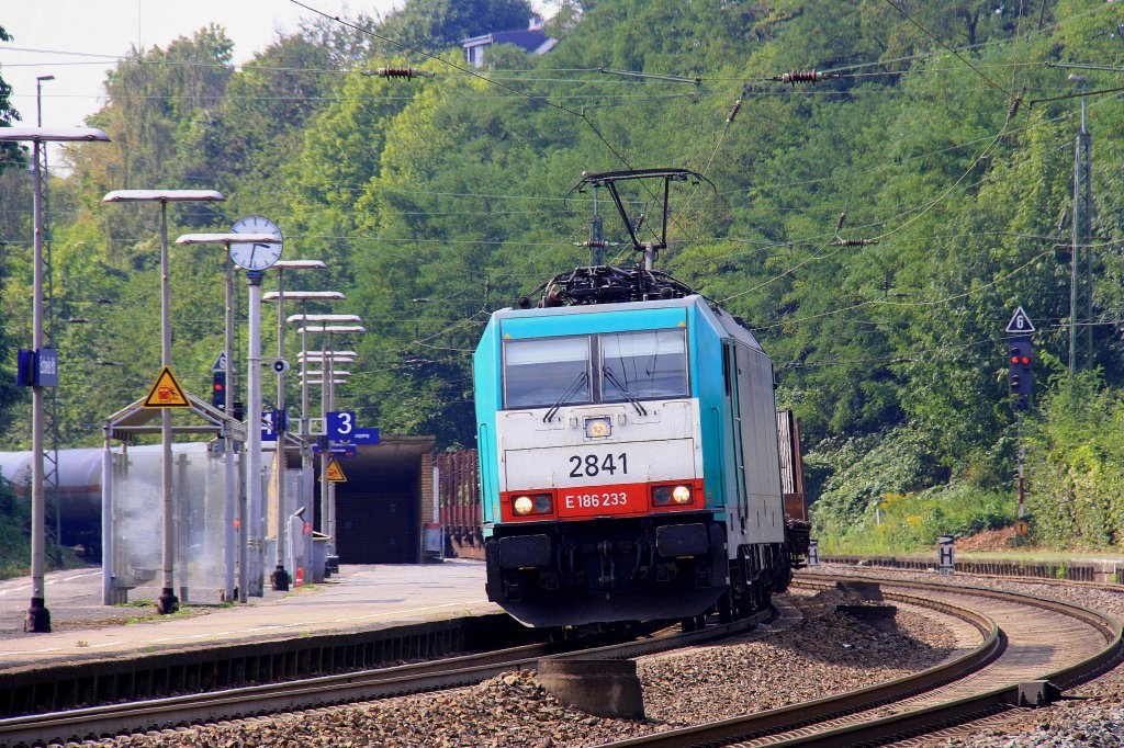 Die Cobra 2841 kommt durch Eschweiler-Hbf aus Aachen-West nach K�ln-Gremberg bei 31 Grad am 21.8.2012.