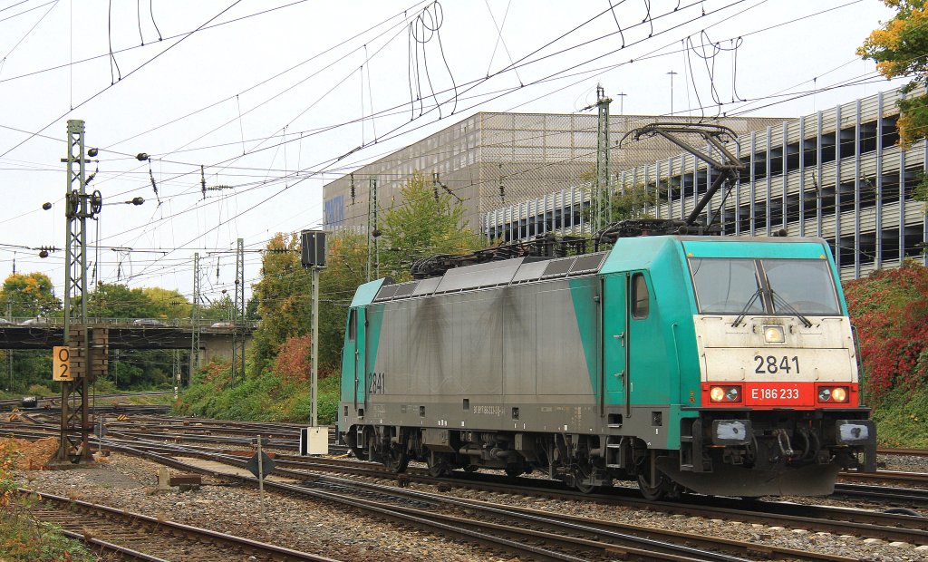 Die Cobra 2841 rangiert in Aachen-West bei Wolken am 14.10.2012.