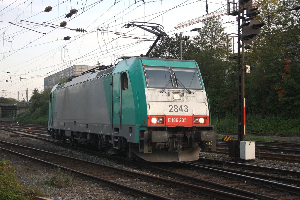 Die Cobra 2843 rangiert in Aachen-West bei Abendsonne.
23.9.2011