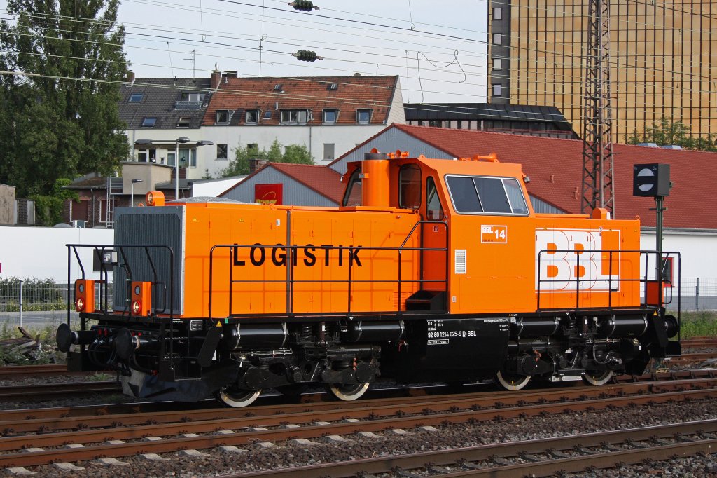Die damals nagelneue 214 025 alias BBL 14 am 5.6.12 als Lz bei der Einfahrt in Dsseldorf-Rath,wo die Lok spter abgestellt wurde.