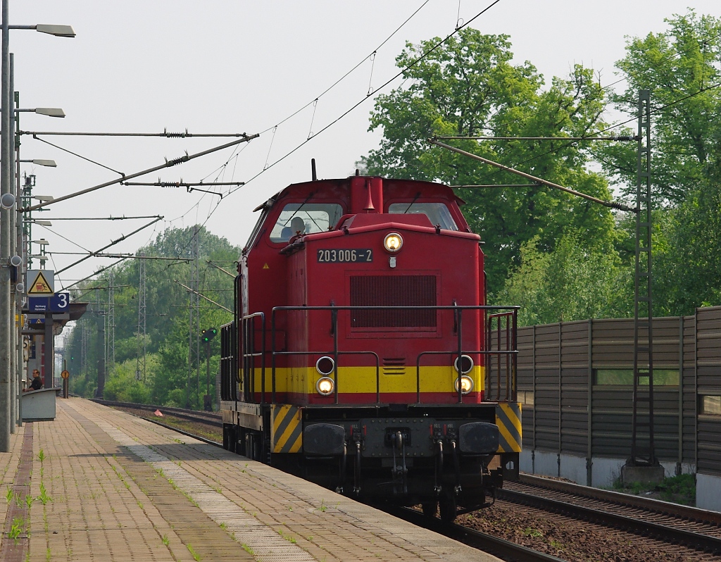 Die Dieselleistungen waren am 29.04.2011 fr diese Strecke eher mau. So bildete 203 006-2 eines der wenigen Diesel-Highlights in Dedensen-Gmmer.