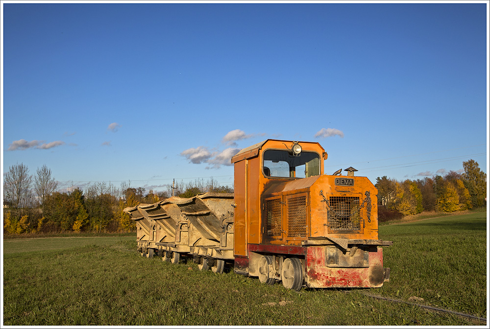Die DIMA Lok der Feldbahn der Ziegelei Danreiter Ried.02.11.2012