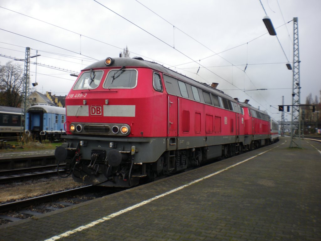 Die Doppeltraktion 218`er fhrt mit ihrem IC aus Lindau, 05.04.2010