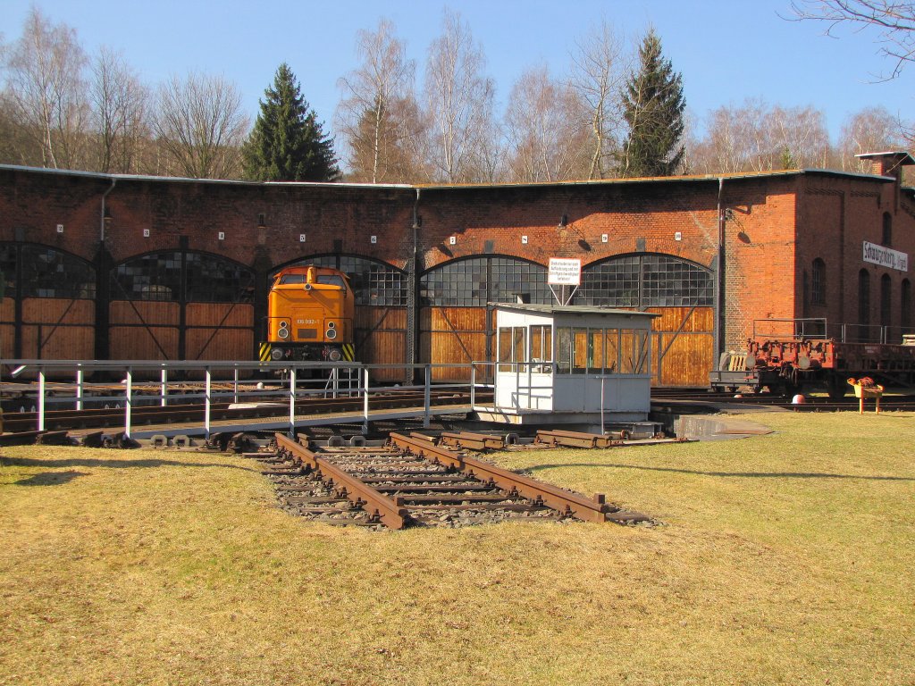 Die Drehscheibe und der Lokschuppen im VSE Museum in Schwarzenberg (Erzg); 22.03.2011