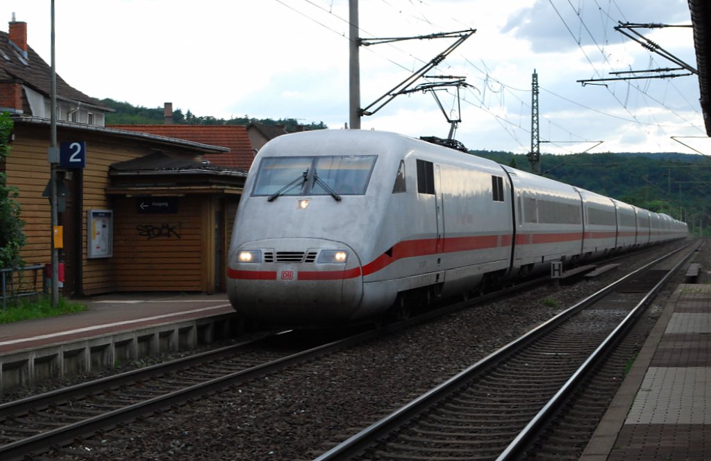 Die Durchfahrt des ICE 290 ,,Bremerhaven´´ nach Berlin Gesundbrunnen in Eisenach West der nchste Halt ist Eisenach Hauptbahnhof (09.06.2012).