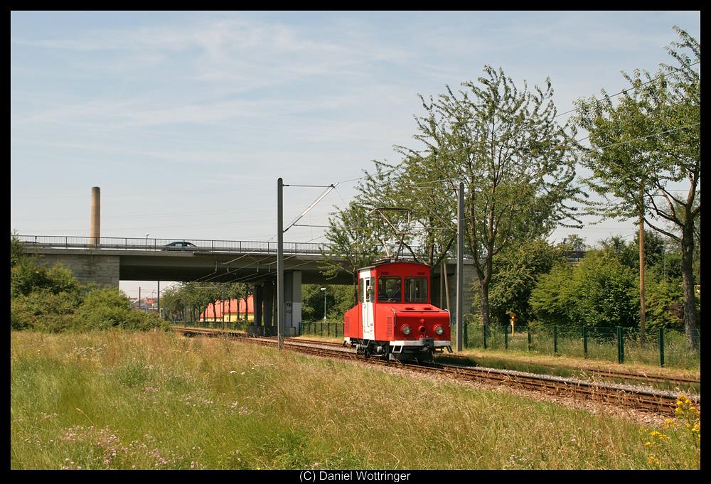 Die E-Lok 4351 am 28. Juni 2010 an der Bensheimerstrae.