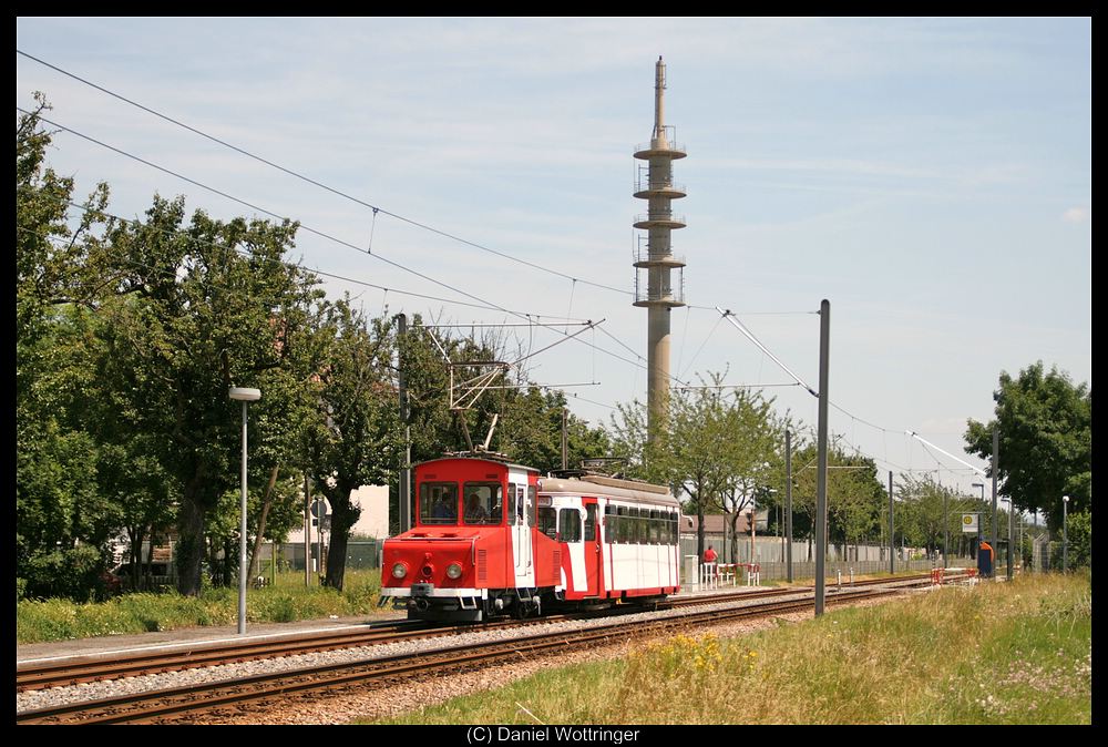 Die E-Lok 4351 mit dem 4359 an der Bensheimerstrae. 27. Juni 2010