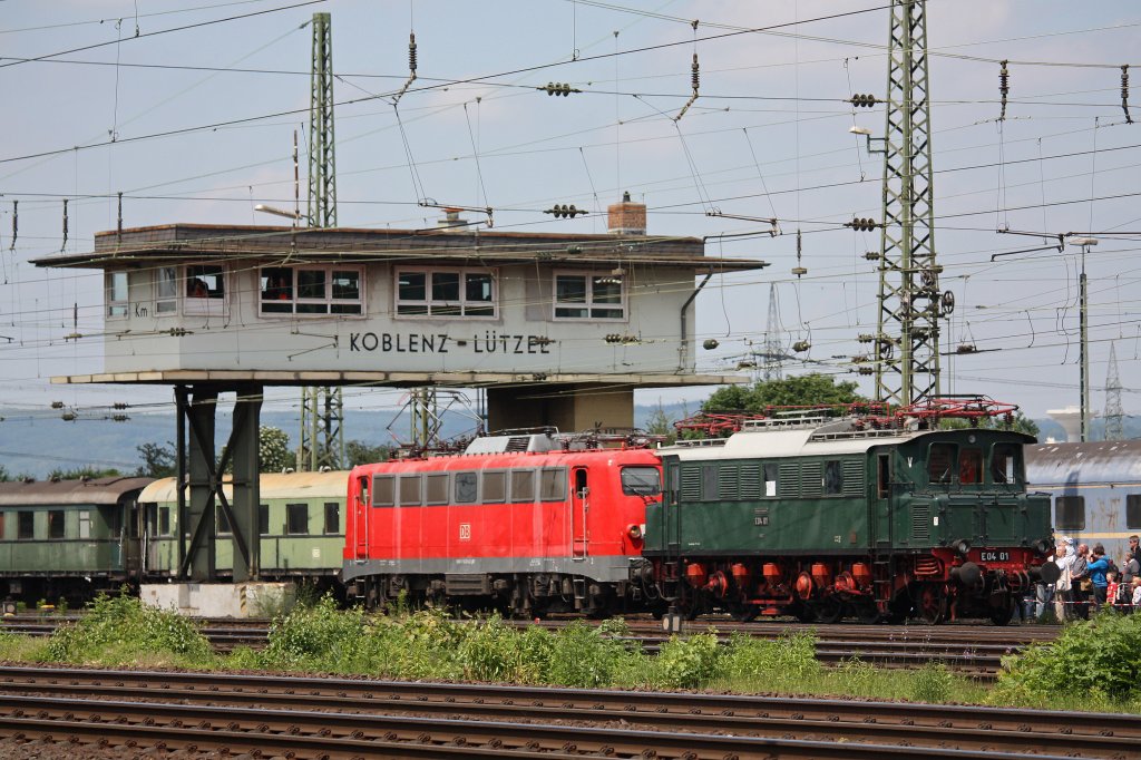 Die E04 01 und die 110 210 am 2.6.12 bei der Lokparade in Koblenz-Ltzel.