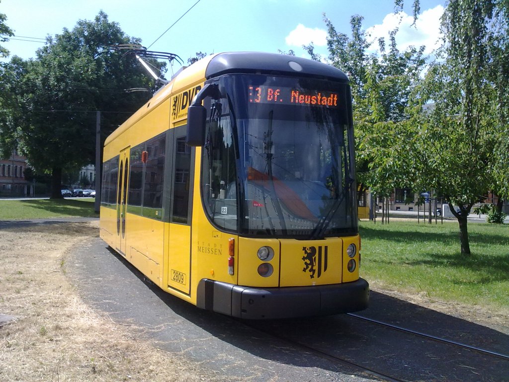 Die E3 2809 steht in der Gleisschleife Plauen, Nthnitzer Strae und wartete auf die weiterfahrt Richtung Bf. Neustadt. 