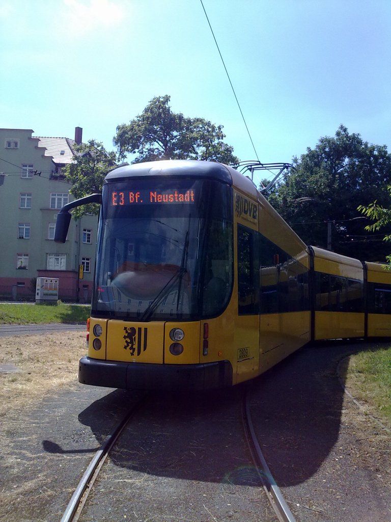 Die E3 2809 steht in der Gleisschleife Plauen, Nthnitzer Strae und wartete auf die weiterfahrt Richtung Bf. Neustadt. 