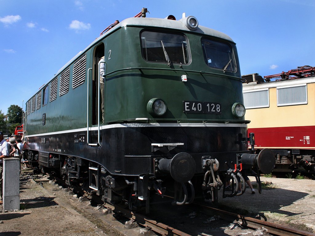 Die E40 128 am 21.08.2010 in Nrnberg Gostenhof beim Jubilum 175 Jahre Deutsche Eisenbahn. 