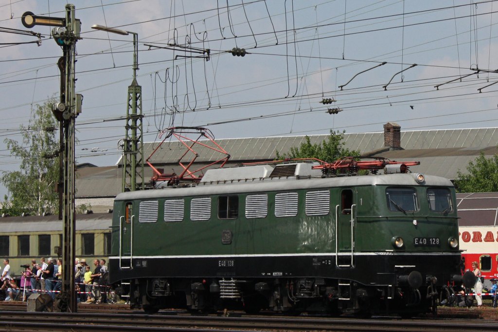 Die E40 128 am 21.5.11 bei der Lokparade in Koblenz-Ltzel. 