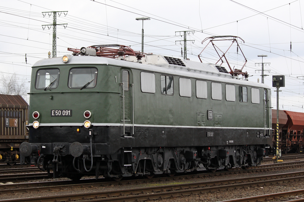 Die E50 091 bei der Lokparade im DB Museum Koblenz-Ltzel am 03.04.2010