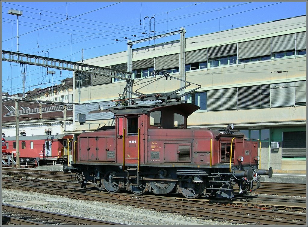 Die Ee 3/3 16406 in Lausanne am 29. Sept. 2010.