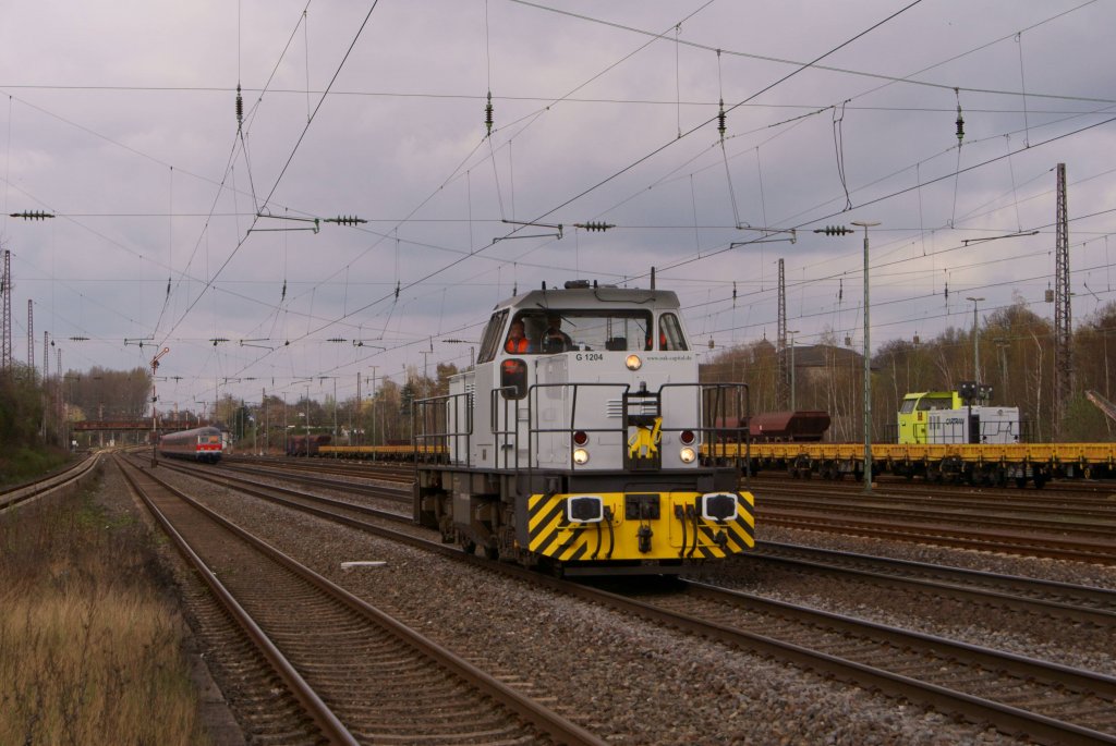 Die ehemalige NIAG Lok Nr. 2 fhrt seit kurzem fr die Oak-Capital. Hier habe ich sie als Lz in Dsseldorf-Rath erwischt am 30.03.2012