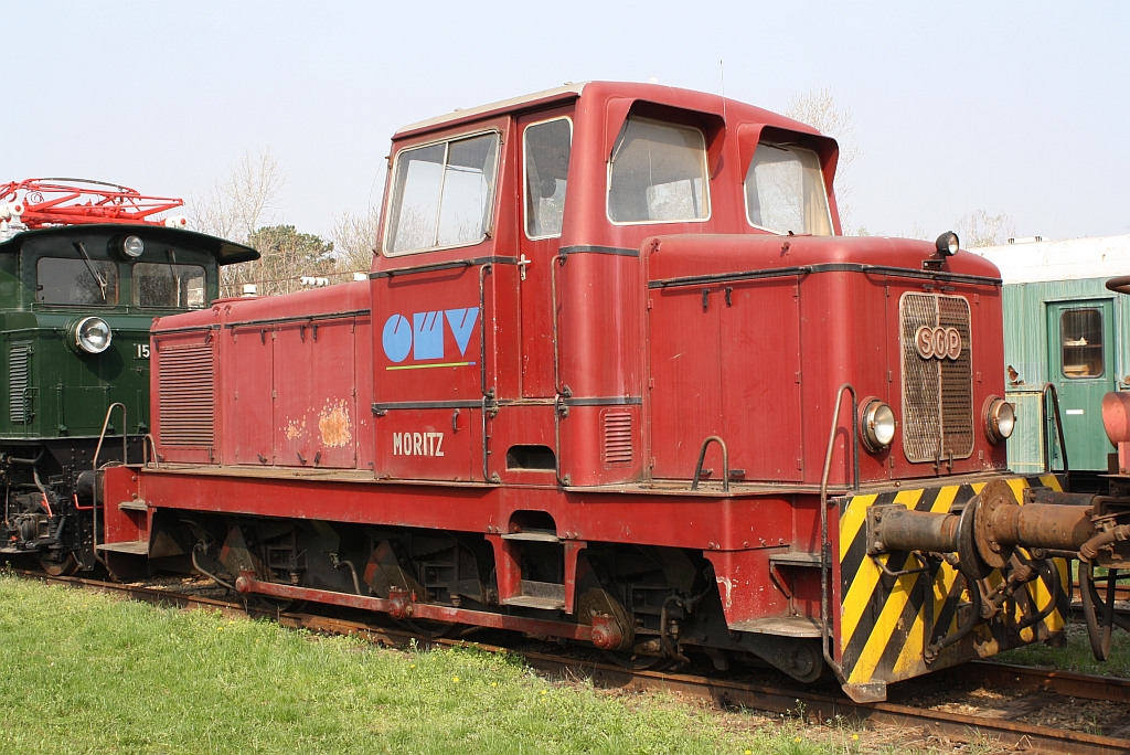 Die einstige OMV Lok  Moritz  ist am Ende Ihrer Karriere im Heizhaus Strasshof gelandet. Bild vom 21.April 2013. 

