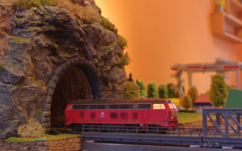 Die erste und bislang einzige Lok, an der ich eine Alterung ausprobiert habe, 225 012-4 von Roco mit ESU Loksound.