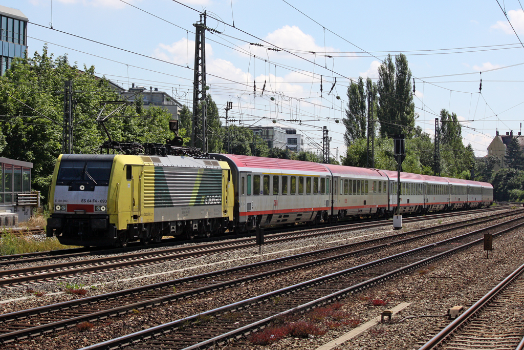 Die ES 64 F4-093 (189 993) in Mnchen Heimeranplatz am 31,07,10