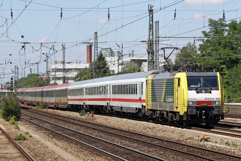 Die ES 64 F4-093 (189 993) in Mnchen Heimeranplatz am 31,07,10