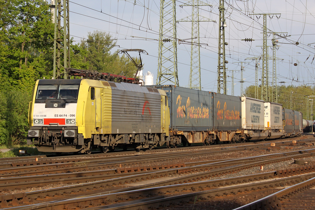 Die ES 64 F4-096 ( E 198 996SE ) von TXL in Gremberg am 05,05,10