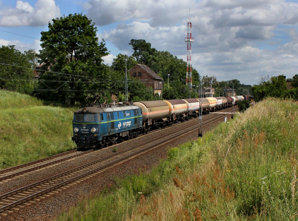 Die ET22 1173 mit einem Gterzug am 20.07.2012 unterwegs bei Kunowice.