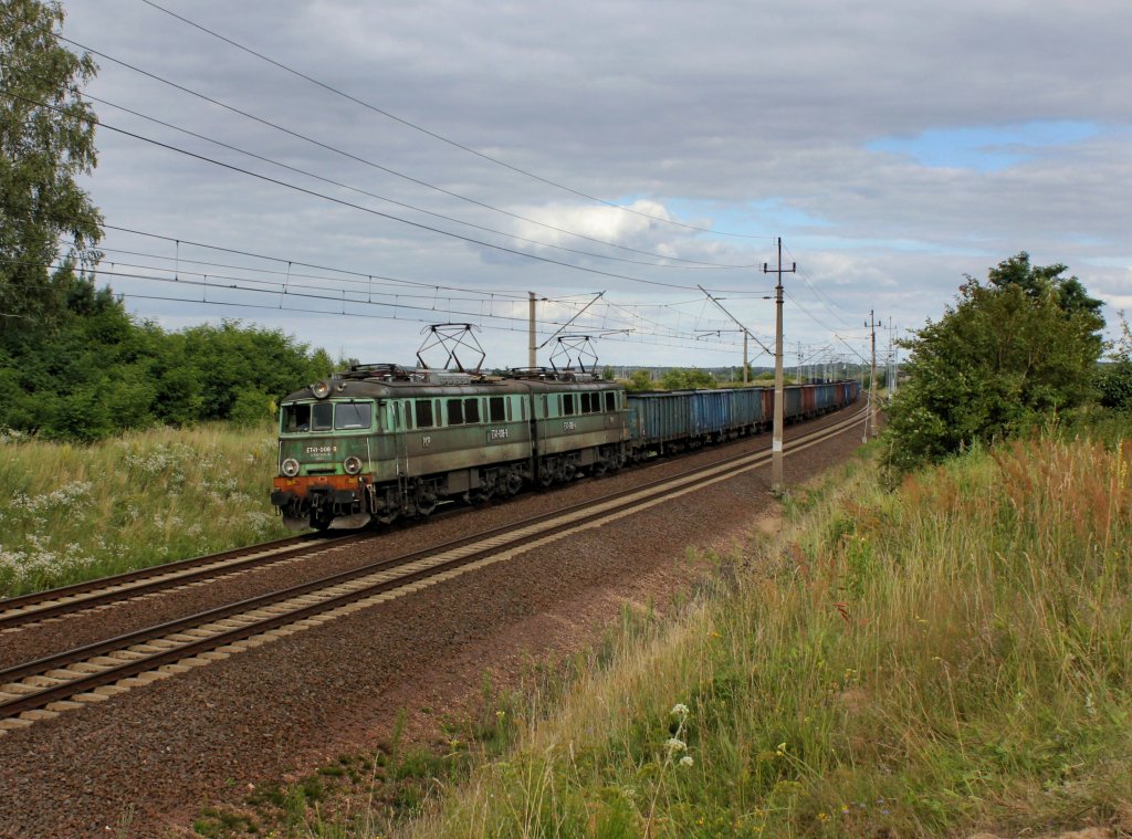 Die ET41 008 mit einem Kohlezug am 21.07.2012 unterwegs bei Boczw.