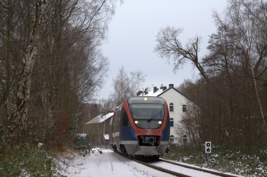 Die Euregiobahn (643 208) fuhr am 04.12.2010 durch Stolberg Schneidmhle.