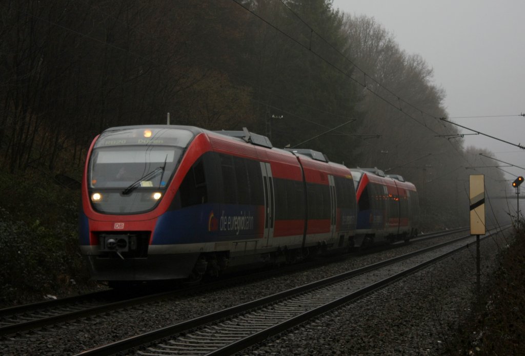 Die Euregiobahnen (643 204 und 643 214) fuhren am 11.12.2010 als RB20 die Steigung zwischen Herzogenrath und Kohlscheid hoch.