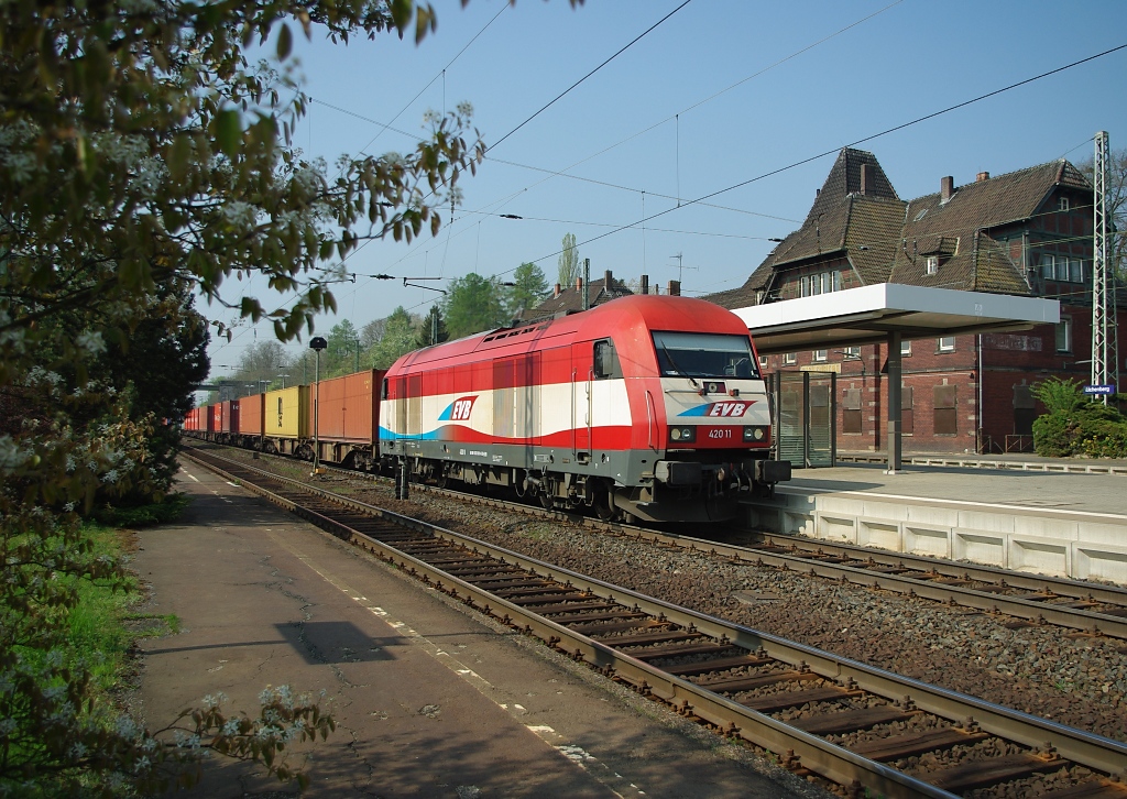 Die EVB war am 21.04.2011 auch in Eichenberg unterwegs.
Hier mit ihrer 420 11 auf dem Weg von Erfurt in Fahrtrichtung Norden!