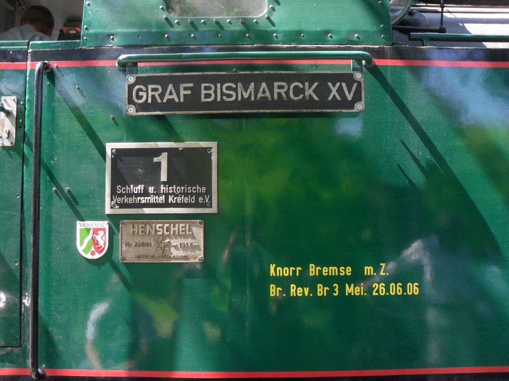 Die Fabrickschilder der lgefeuerten Dampflokomotive  Graf Bismarck XV  oder auch  Schluff  genannt der Krefelder Eisenbahn.