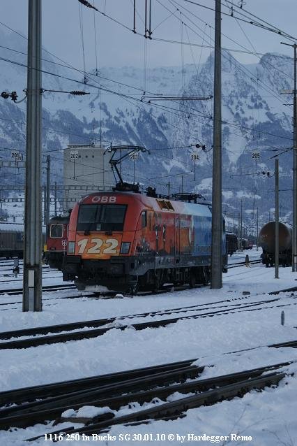 DIE Feuerwehr in Grenzbahnhof Buchs SG..
BB 1116 250 gibt sich abgestellt im Rangierbahnhof die Ehre
30.01.10