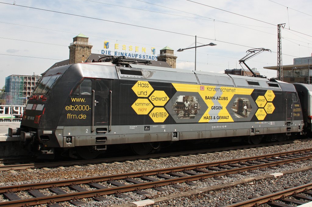 Die frisch geputzte 101 141  Hass und Gewalt am 29.5.10 in Essen Hbf