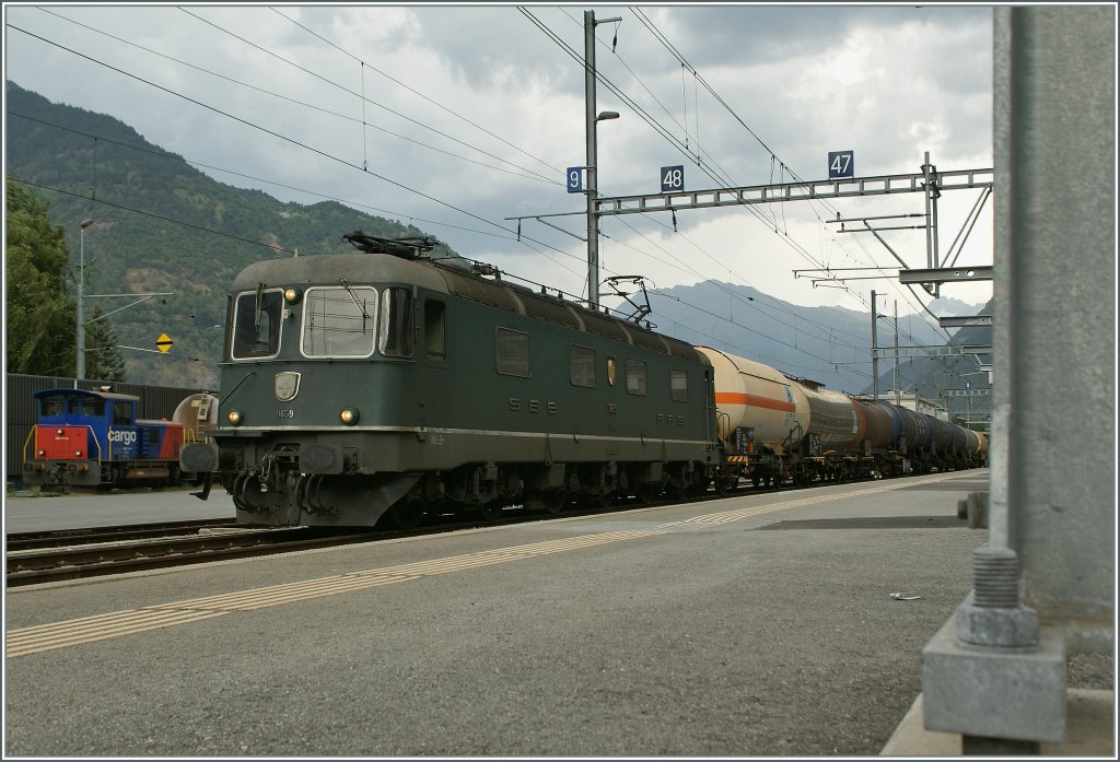 Die grne SBB Re 6/6 11659 in Visp.
20. August 2012