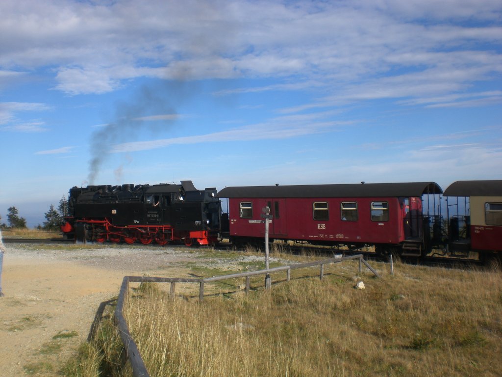 Die Harzer Schmalspurbahn auf dem Brocken im Herbst 2009. 