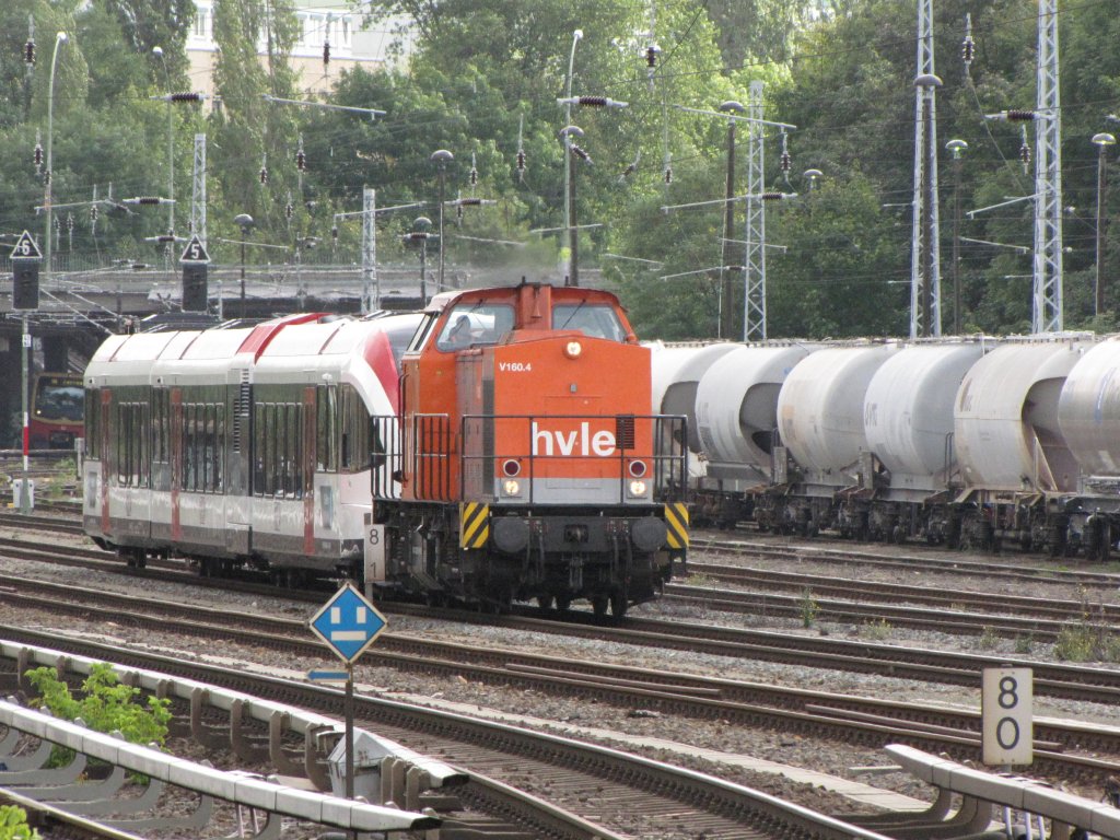 Die Havellandeisenbahn transportiert hier einen Dieseltriebwagen der S-Bahn Steiermark durch Berlin ,aufgenommen am 16.09.2010
