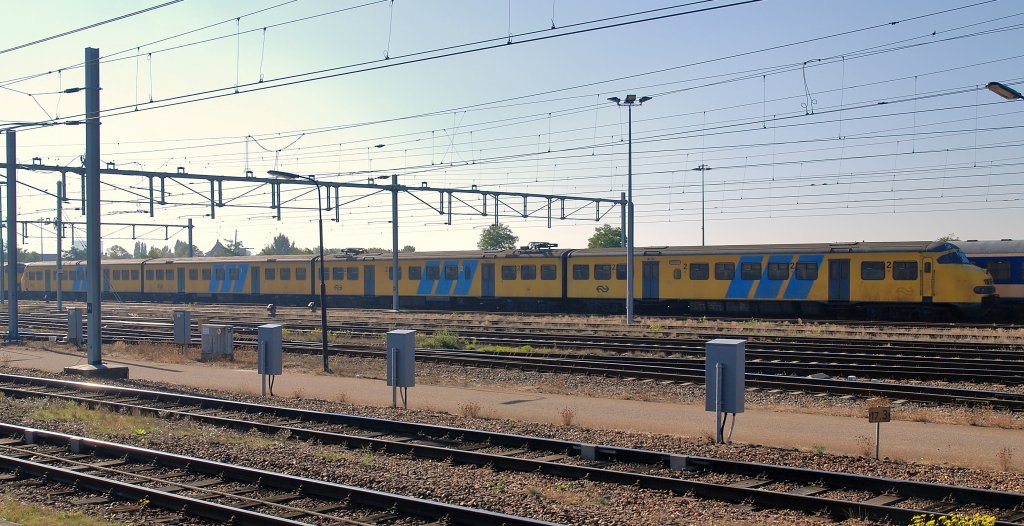 Die Hollndische Werkspoor Plan T, sind seit juli 2010 zur seite gestellt und in Bf Nijmegen findet mann noch ein paar .... u.a. die 525 !!