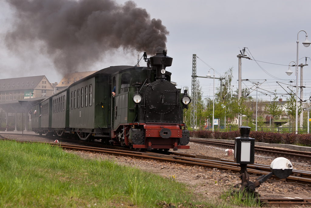 Die IK No. 54 bei der Ausfahrt aus dem Bahnhof Oschatz am 29.04.2012.