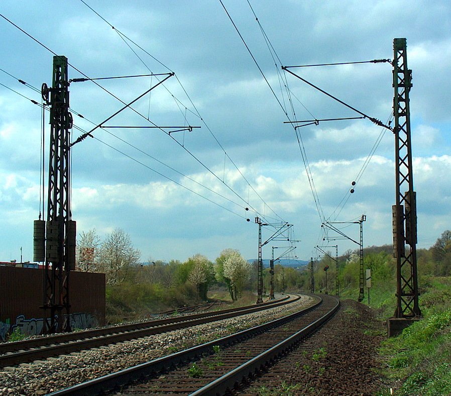 Die KBS 466 zwischen Wiesbaden-Biebrich und Wiesbaden-Schierstein; 15.04.2008