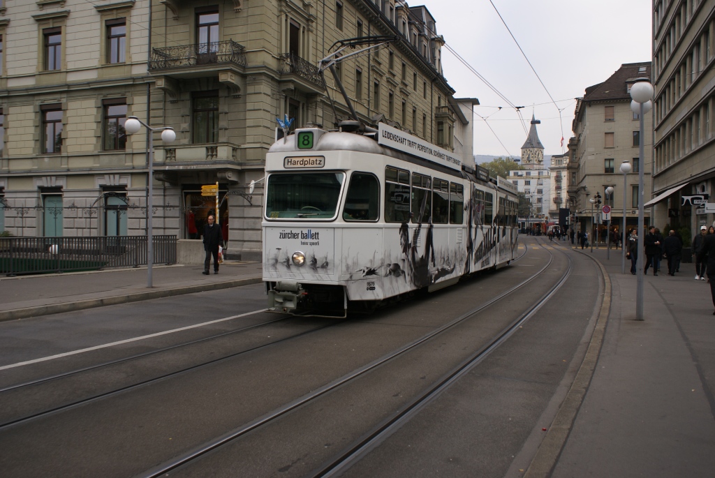 Die Kirche St.Peter trgt das grsste Ziffernblatt Europas. Meiner Meinung nach bildet sie eine wrdige Kulisse fr mein letztes Bild einer Mirage im Planeinsatz. (12.10.10)