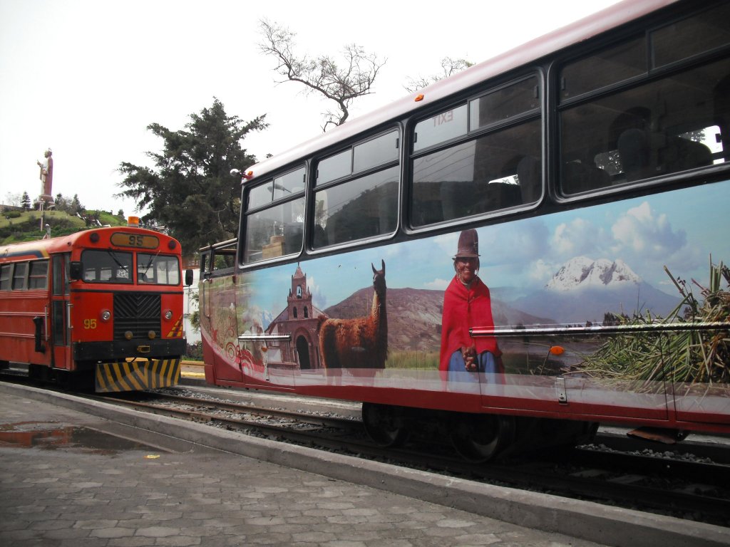 Die k�nstlerisch gestaltete Seitenwand eines Autoferros am 13.02.2011 in Alaus�, Ecuador.