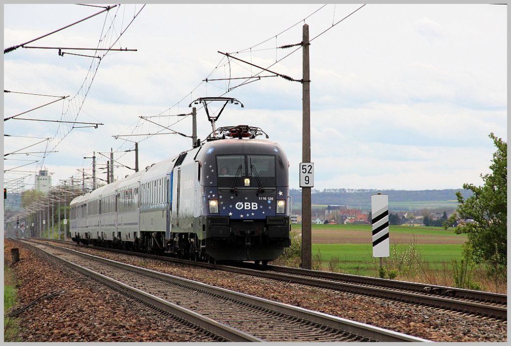 Die  Licht ins Dunkel  1116 126 hatte am 23. April 2012 die ehrenvolle Aufgabe, den Eurocity Polonia(Villach-Warschau) von Villach bis Breclav zu ziehen und wurde von mir im weiten Flachland zwischen D�rnkrut und Jedenspeigen aufgenommen. 