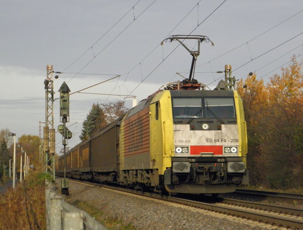 Die LOCON ES 64 F4-206 (189 206) am 26.11.11 mit einem Papierzug nach Italien,in Bonn-Bad Godesberg.