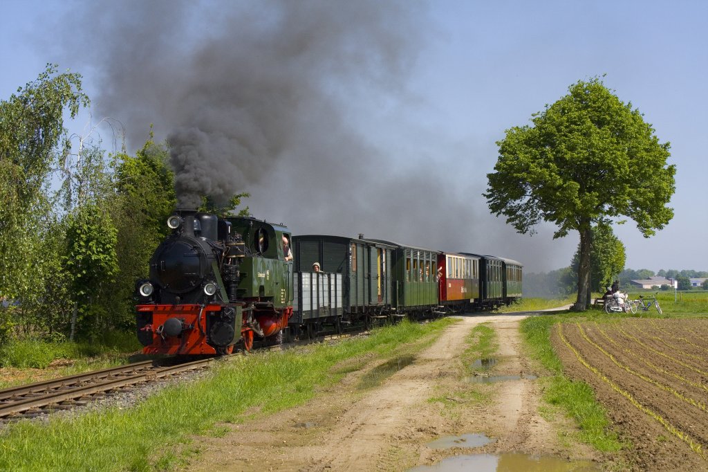 Die Lok 101 der Selfkantbahn am 19.05.2013 in Gelindchen.