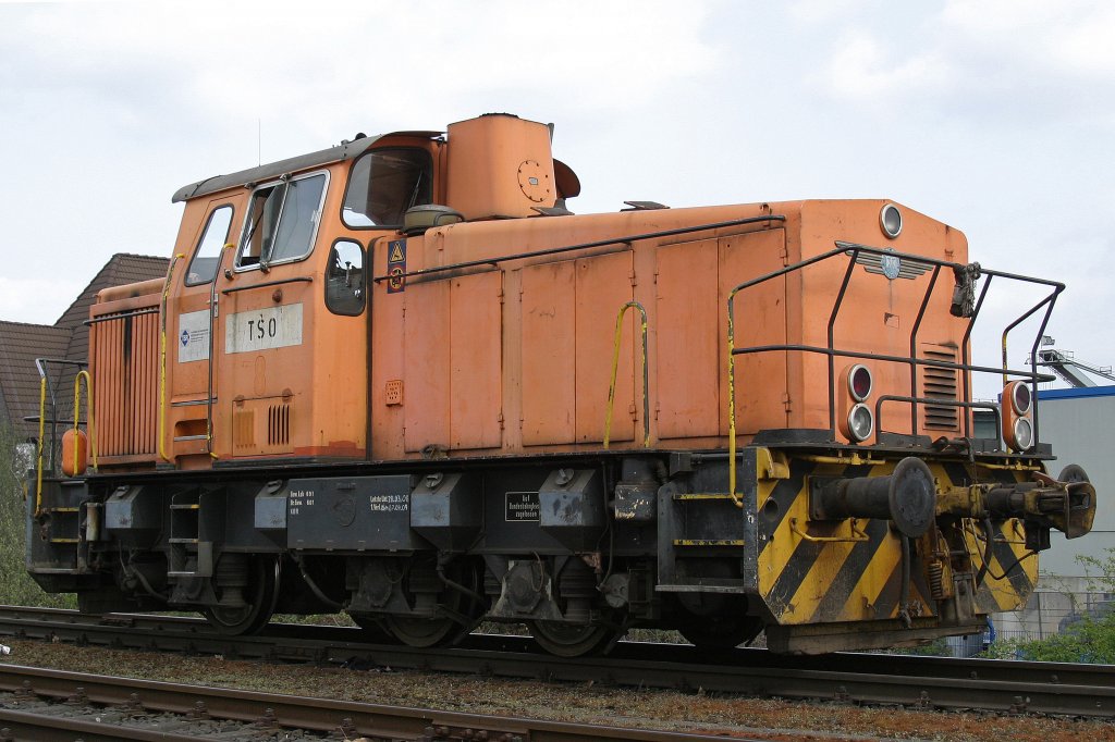 Die Lok 8 der Firma TSR Recycling am 16.4.10 in Duisburg-Ruhrort Hafen