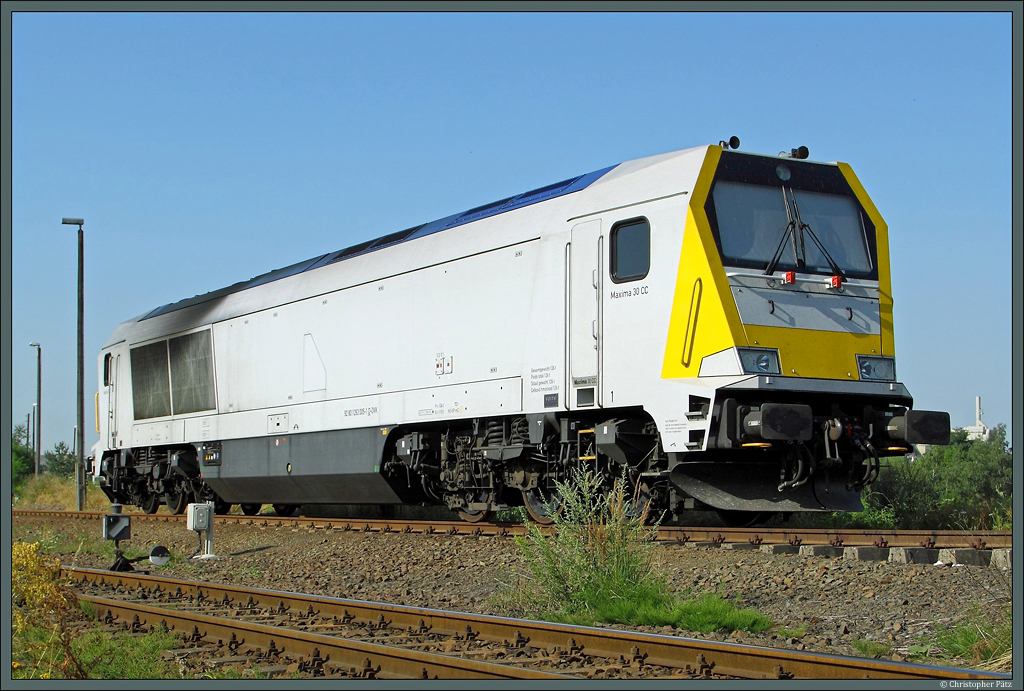 Die Maxima 30 CC 263 005-1 der Deutschen Werke Kiel steht am 3.8.2013 auf einem Abstellgleis am Steinbruch Lptitz.
