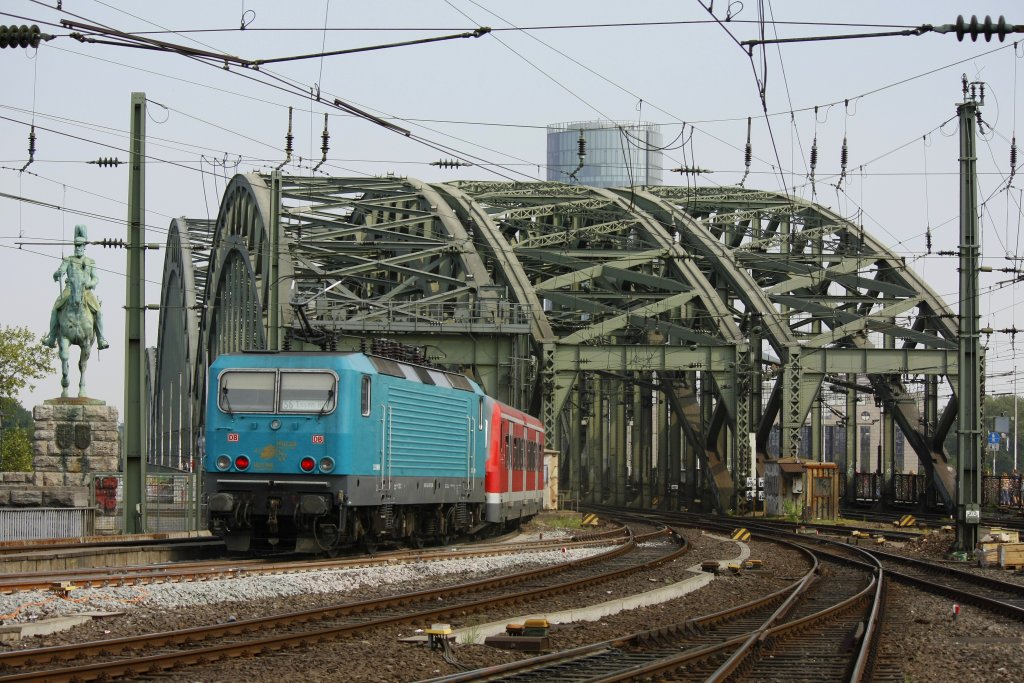 Die Melez 143 247 fuhr am 26.04.2011 als S6 aus Kln Hbf aus.