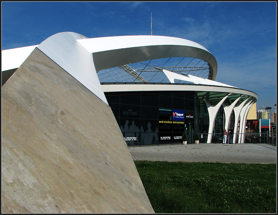 Die Metrostation Stří¸kov der Linie C wurde 2008 in Betrieb genommen. 

12.08.2010 (J)