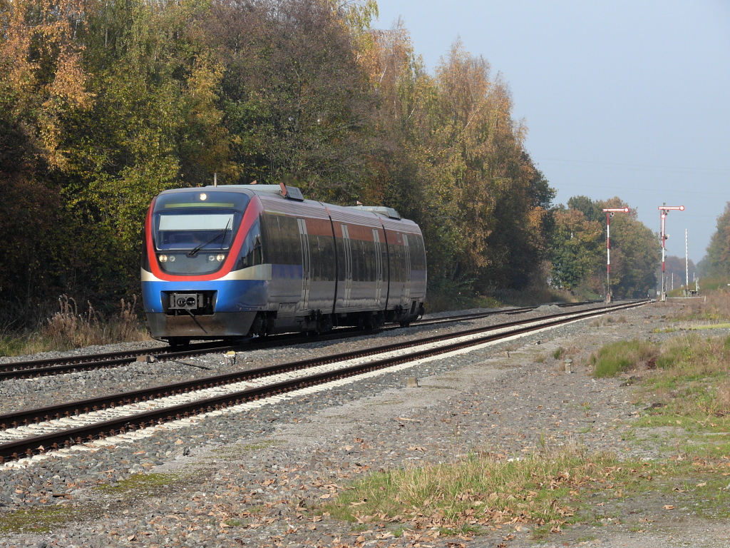 Die mittlerweile entklebte PEG (Prignitzer Eisenbahn; RB 51 Enschede-Dortmund Hbf), erreicht gerade Bork/Westfalen. 06.11.2011.